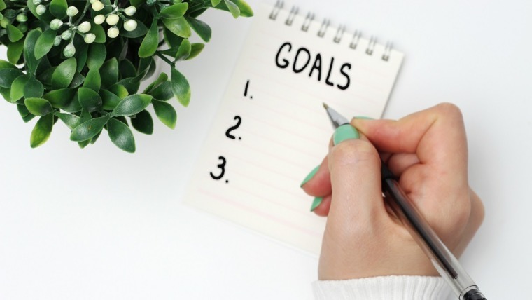 writing pad of goals